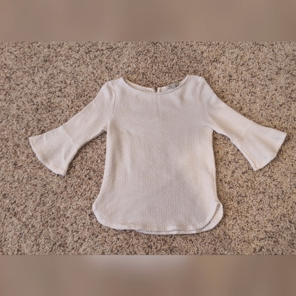 💥SALE💥Green Envelope, Small, Waffle Texture White Bell Sleeve Top - Picture 3 of 6